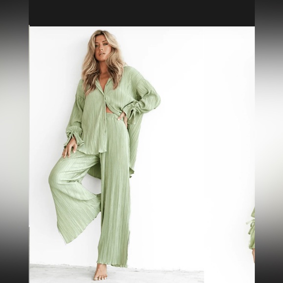 Pleated/ribbed button up set - Picture 8 of 10